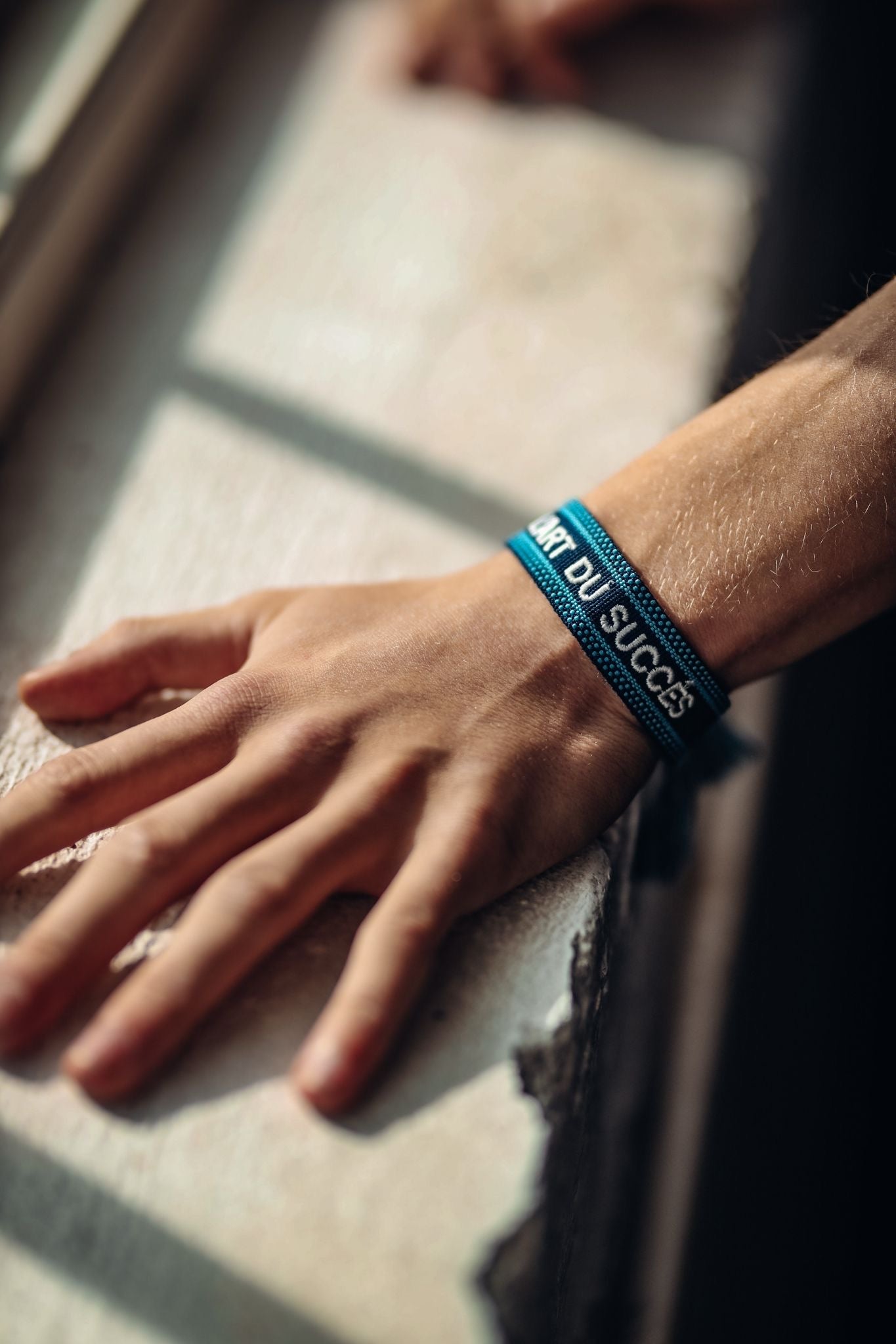 L'art Du Succés Wristband - Blue